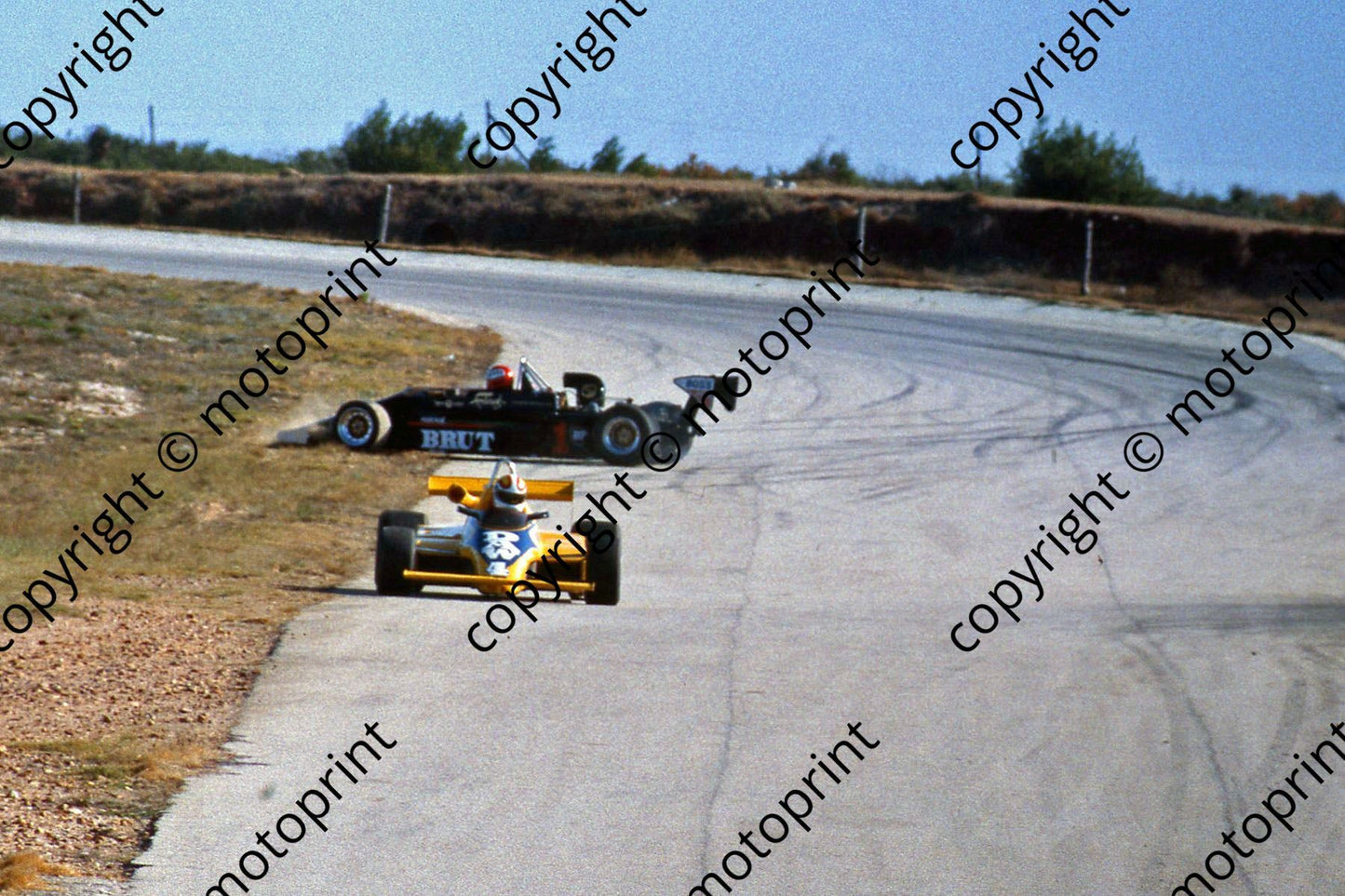 1983 Aldo 1 Graham Duxbury March 832 spinning (courtesy Roger Swan (1)