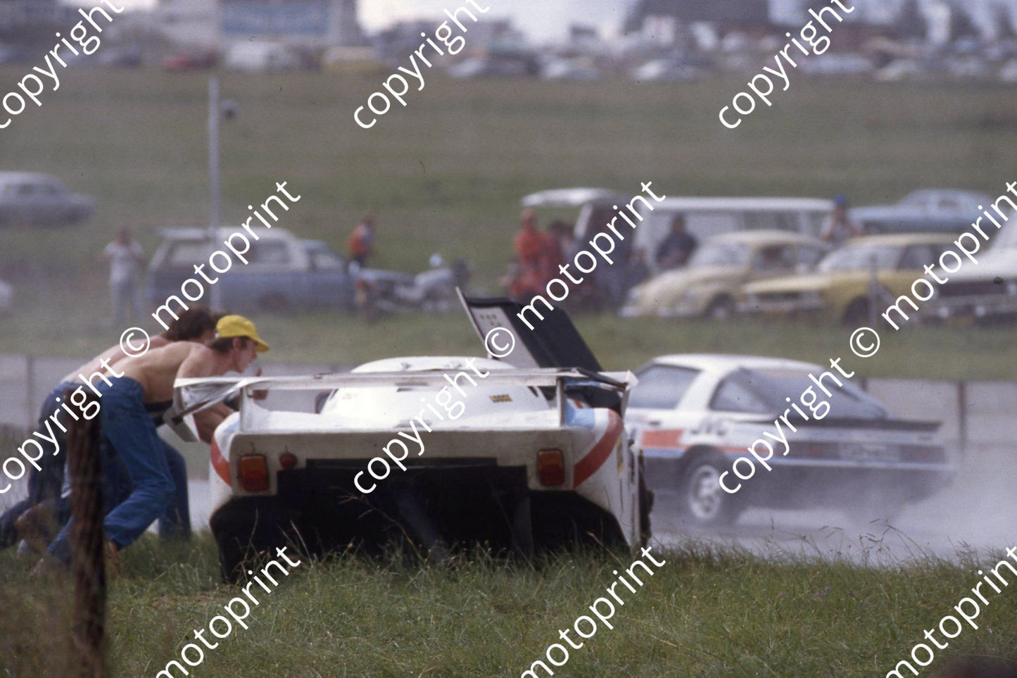 1983 Castrol 1000 52 h rain, off at Barbeque Nicola Bianco Fausto Carello Lancia LC1 (courtesy Roger Swan) (5)
