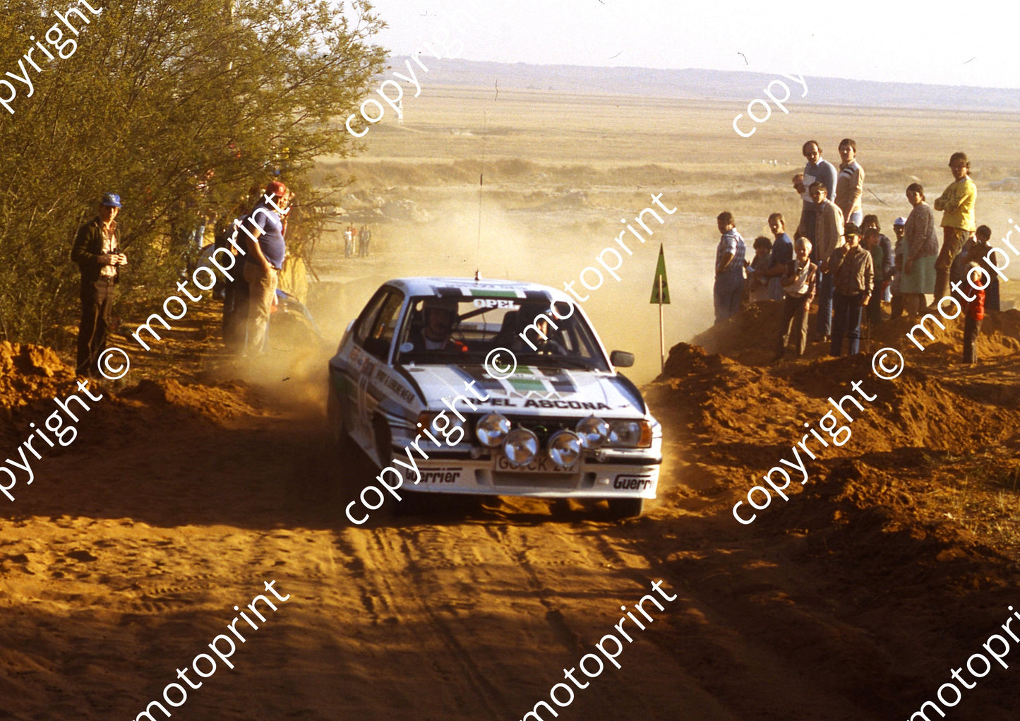 1983 Castrol Intnl 11 Eric Sanders, Richard Leeke Ascona (courtesy Roger Swan) (11)