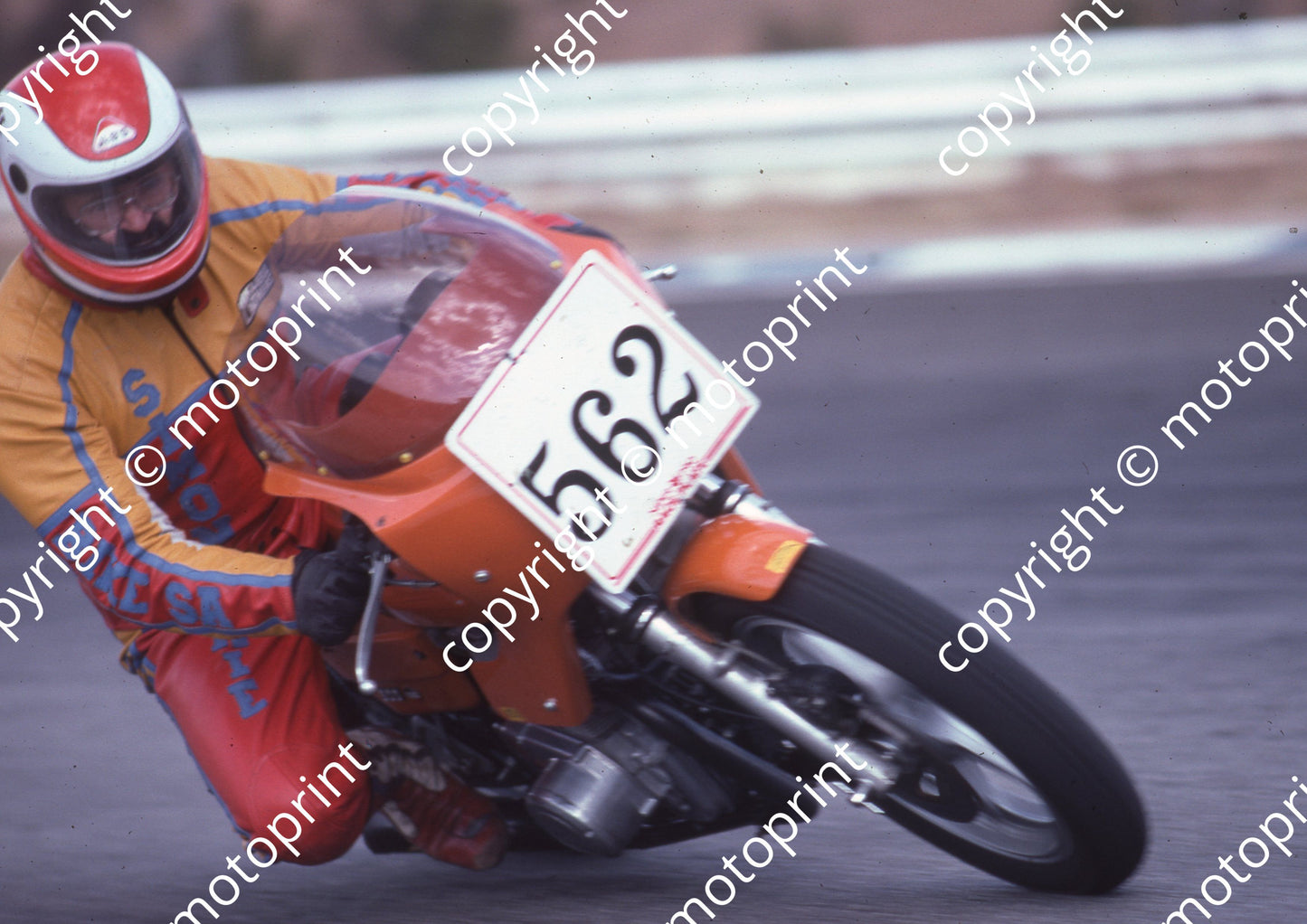 1983 Kya MC 562 Simon Fourie Ginger Laverda Special colour _naartjie_ per programme (Colin Watling Photographic) (11)