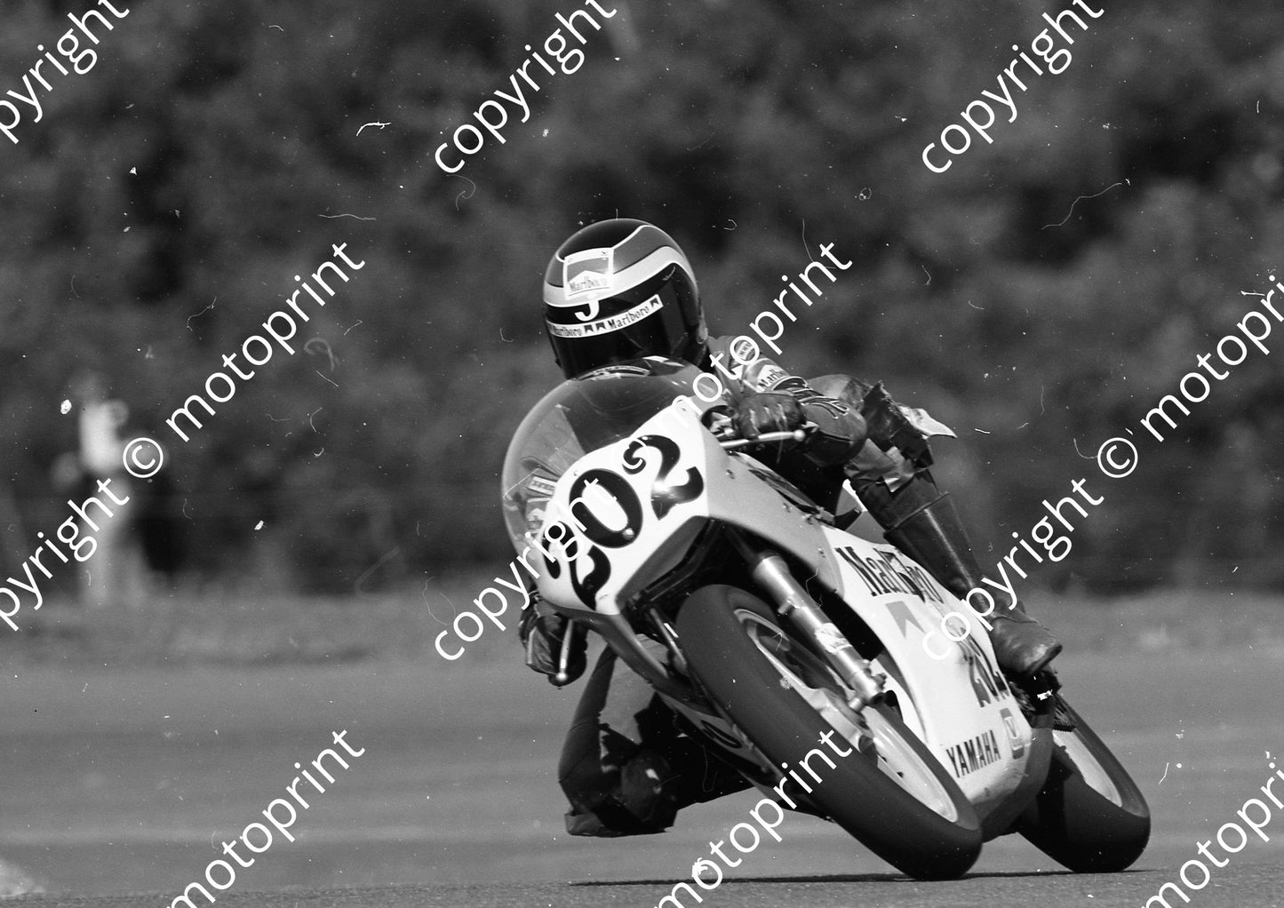 1984 EL Brut GP MC 202 Jimmy Rodger Yamaha (Colin Watling Photographic) (64)