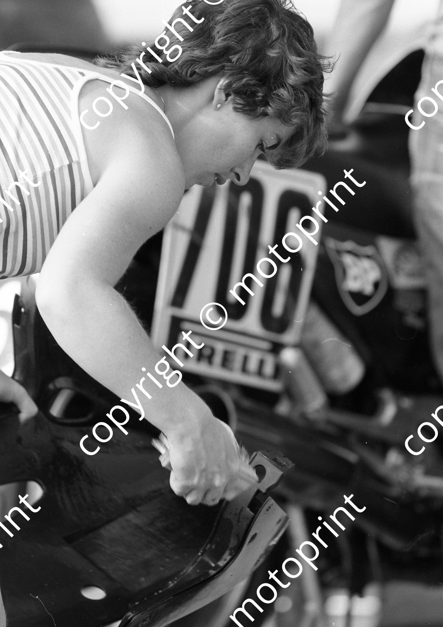 1984 EL Brut GP MC 706 Glenn Williams_ Honda VF (Colin Watling Photographic) (22)