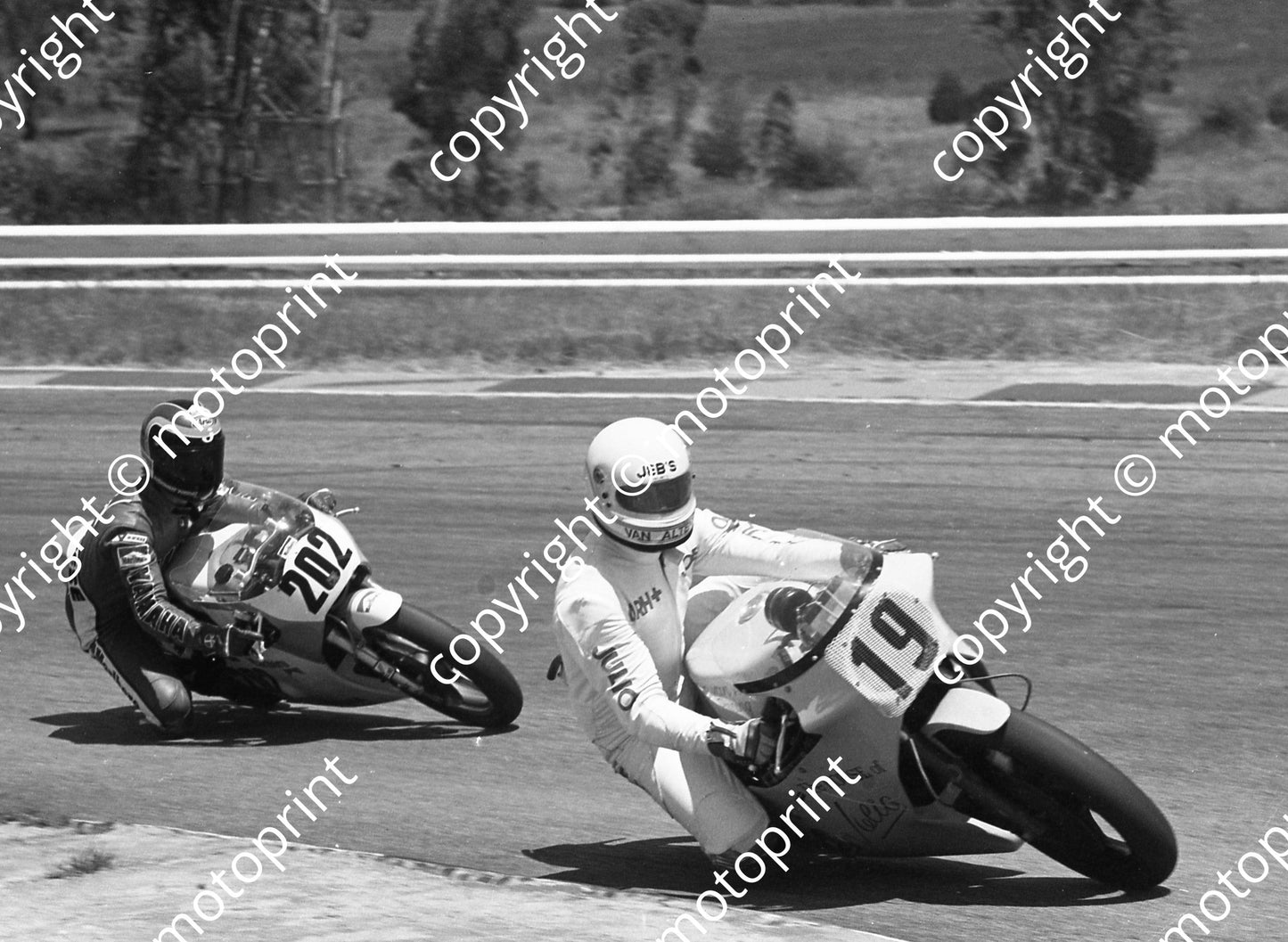 1984 Kya MC 19 Joe van Altena F1 Bimota 202 Jimmy Rodger 250 Yamaha (Colin Watling Photographic) (28)