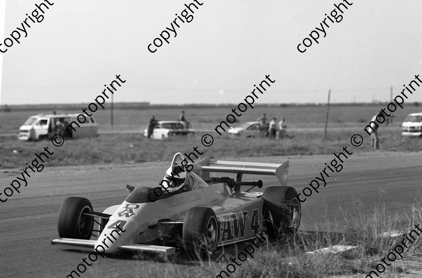 1984 Welkom F2 4 Trevor van Rooyen Maurer MM83 scan 20x30cm (permission Malcolm Sampson Motorsport Photography) (11)