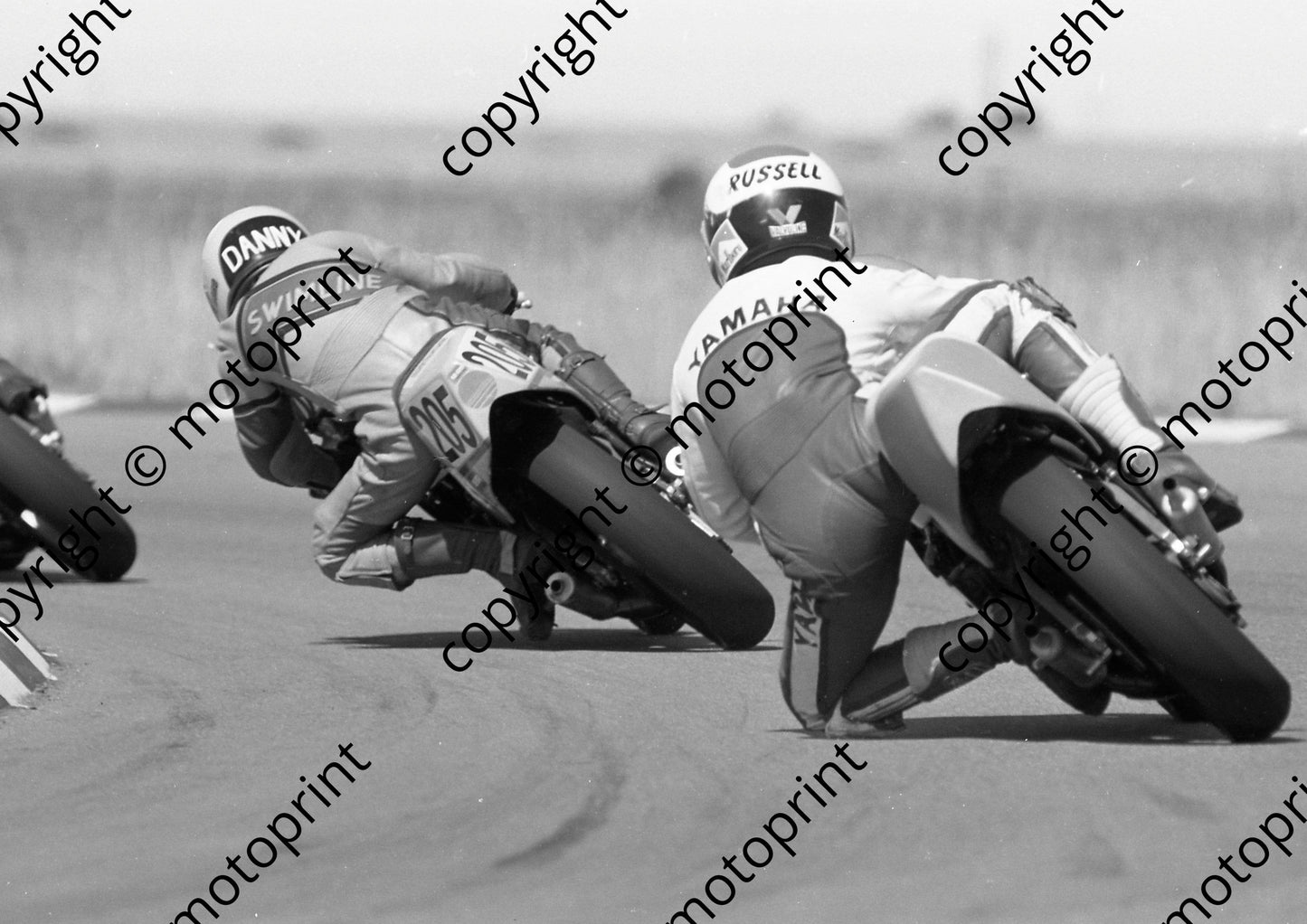 1984 Welkom MC 205 Danny Bristol Yamaha, Russell Wood Yamaha follows (Colin Watling Photographic) (11)