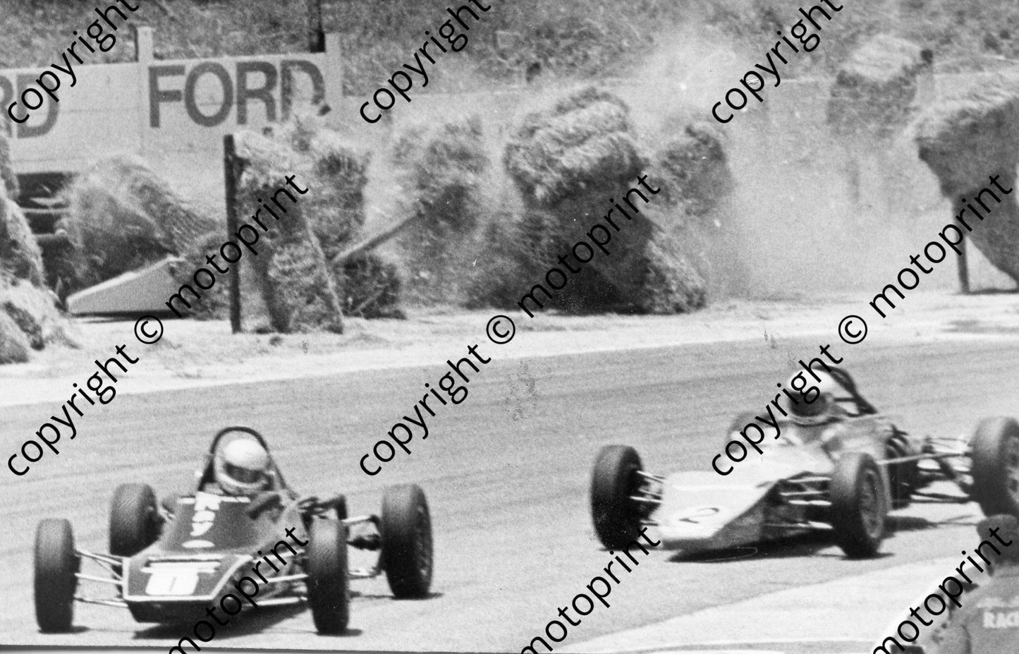 1985 FF Ian Hertz, Tank Clinic Royale disappears, 1 Basil Mann 1, 2 Graham Blankfield, both Royale RP21s 011