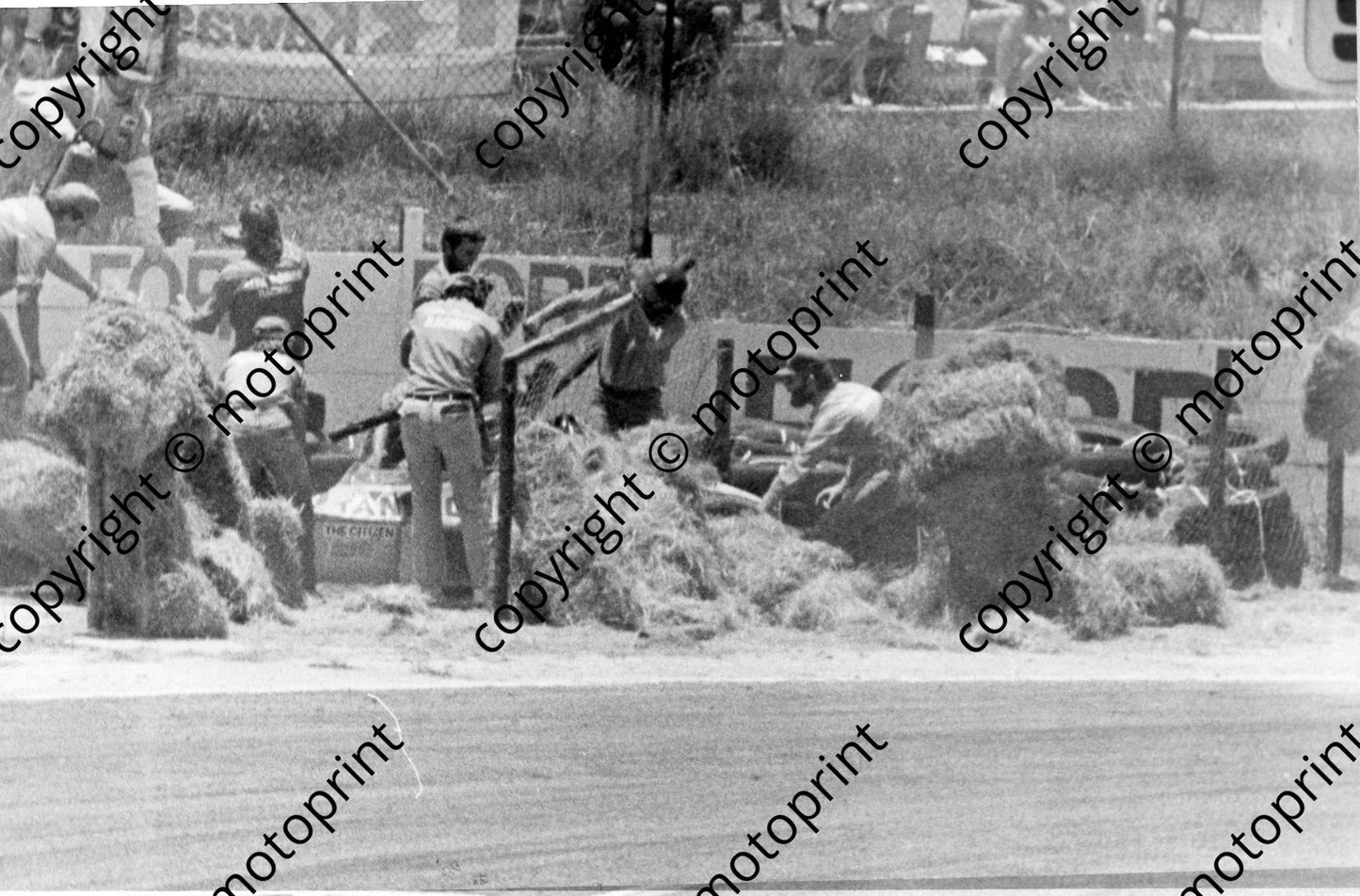 1985 FF Kya Ian Hertz Tank Clinic Royale, like a needle in a haystack 202