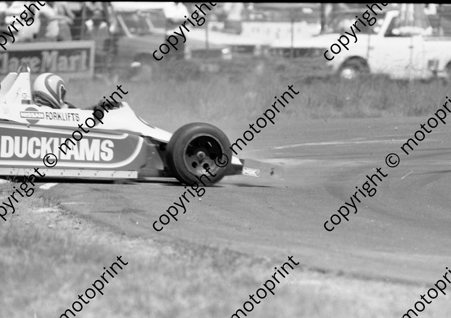 1985 Killarney F2 2 Bernard Tilanus off track (Colin Watling Photographic)39 (38)