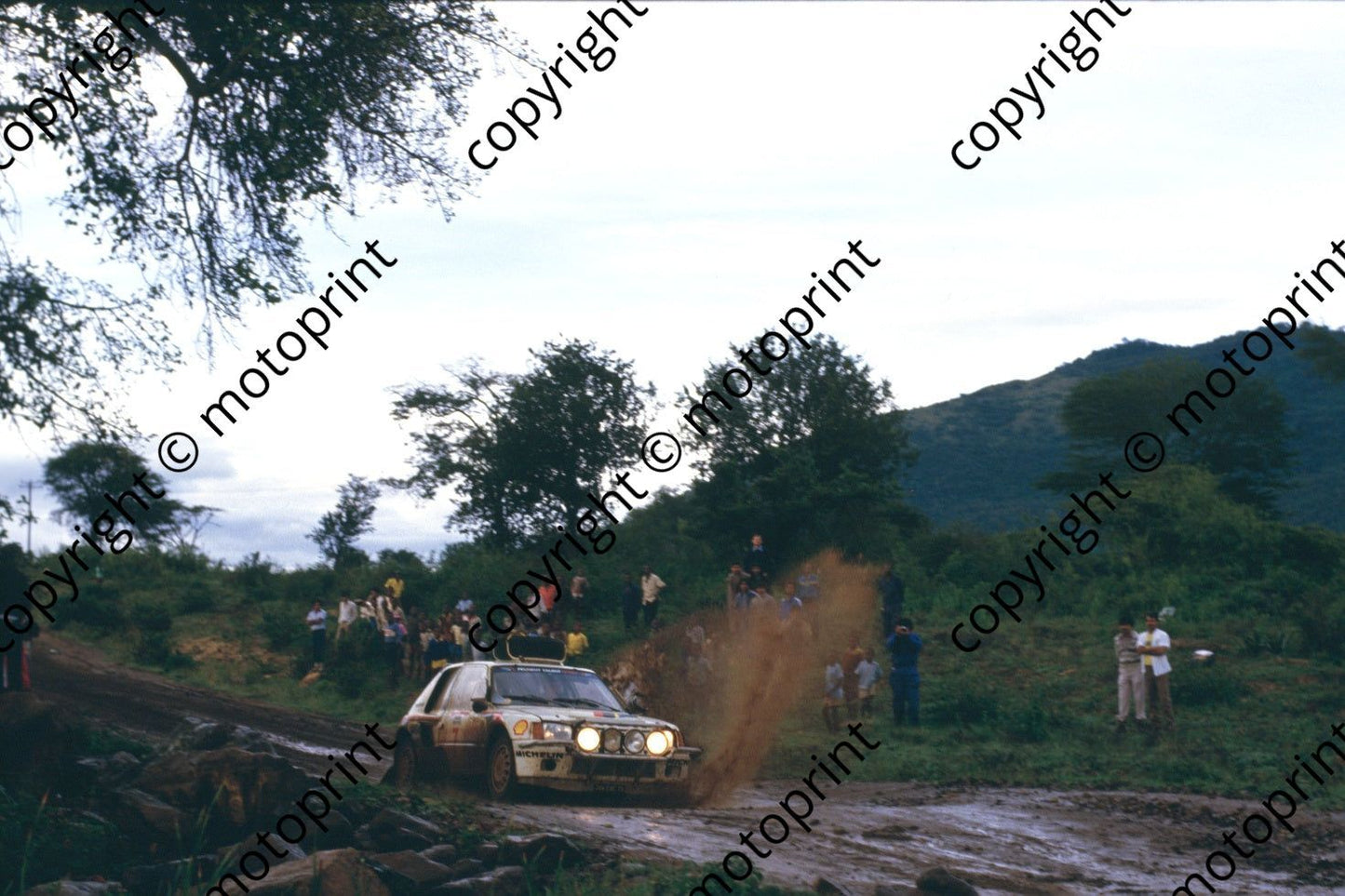1985 Safari 7 Ari Vatanen, Terry Harryman Peugeot 205 Turbo (courtesy Roger Swan) (8)