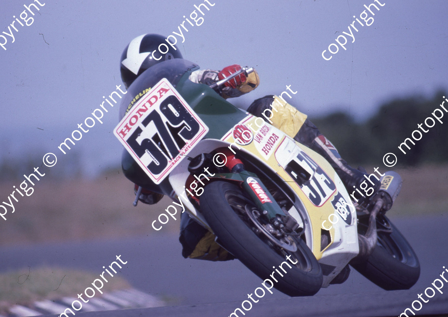 1986 Kya MC 579 Shaun Symons Suzuki (Colin Watling Photographic) (29)