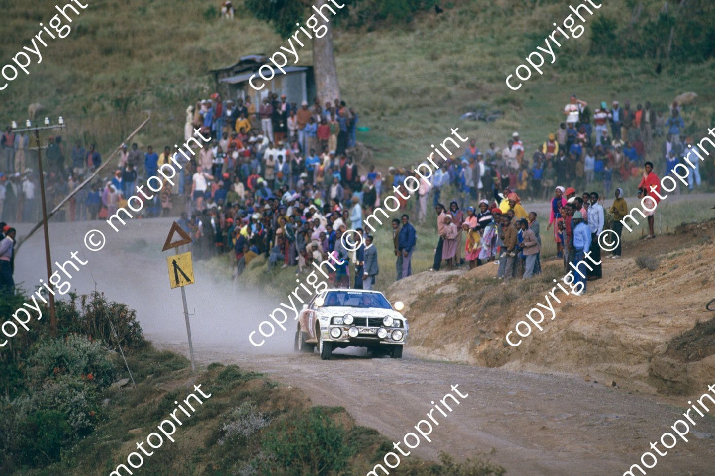 1986 Safari 2 Bjorn Waldegard, Fred Gallagher Celica Twincam turbo (RSwan) (18)