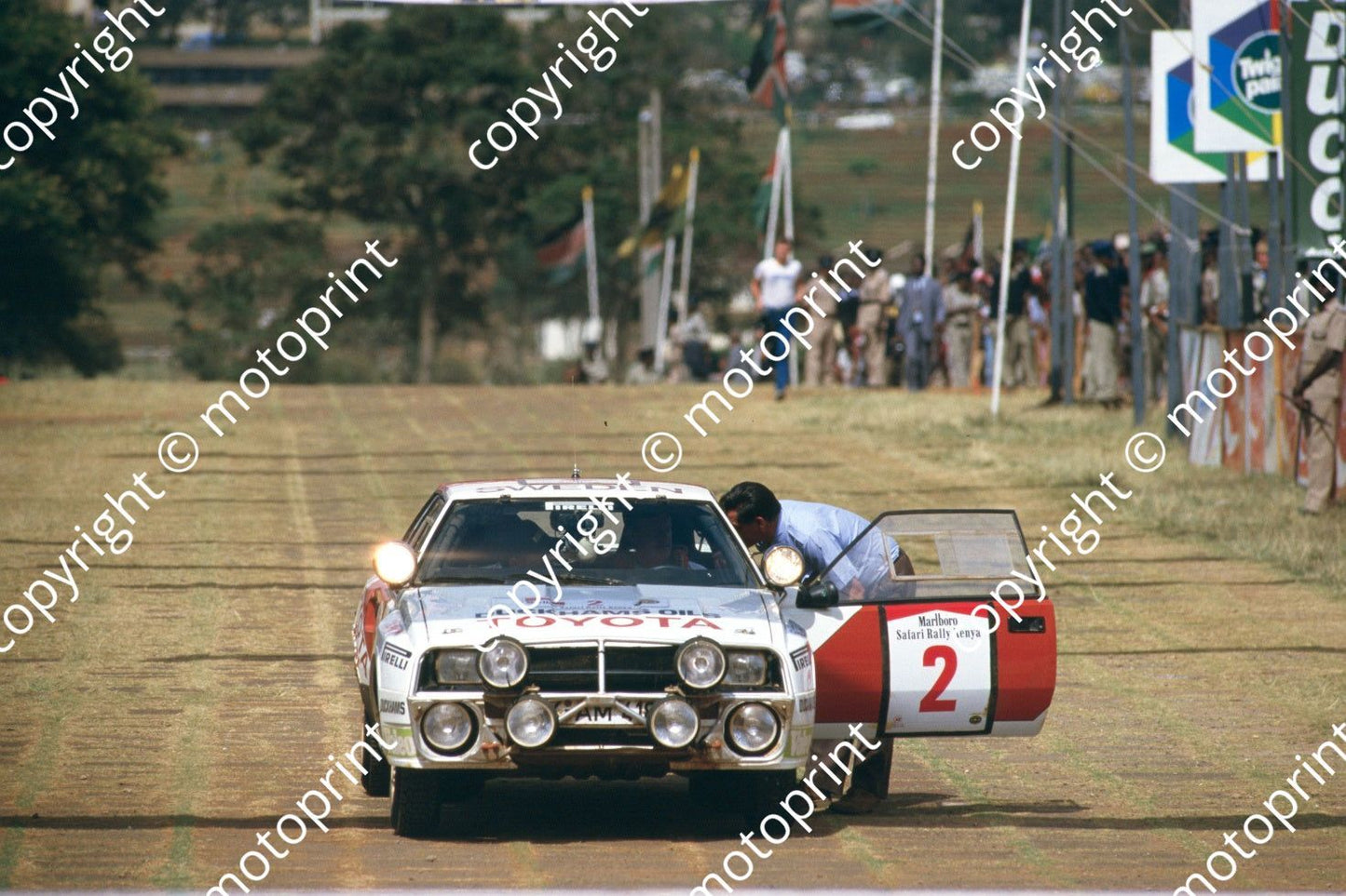 1986 Safari 2 Bjorn Waldegard, Fred Gallagher Celica Twincam turbo (RSwan) (28)