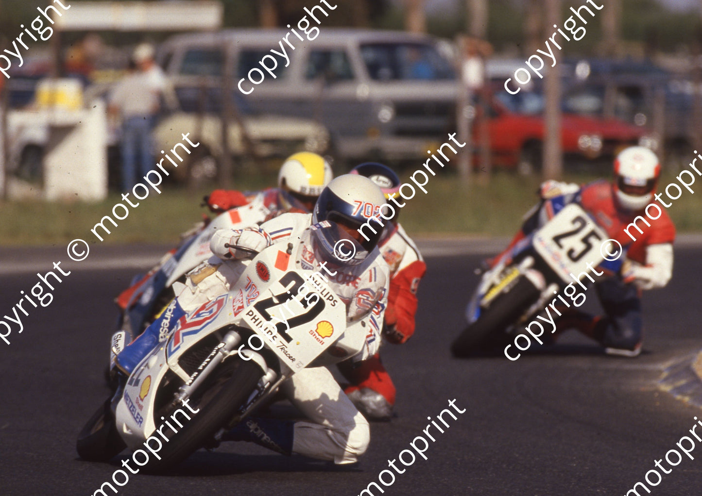 1987 KIllarney MC 22 Corrie Horn 26 Mitchell 25 Michael Wyngaard Suzuki RG250s (Colin Watling Photographic) (63)