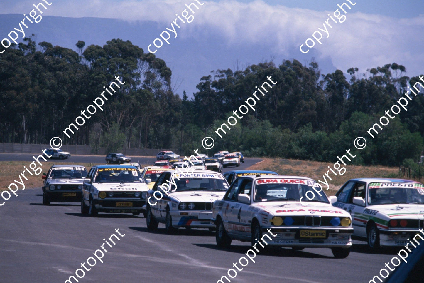 1988 6 hr 1 start 4 Lanz, P O_Sullivan 3 Gibb, Atkinson 6 Oosthuizen Bianco all BMW 325i (courtesy Roger Swan) (151)
