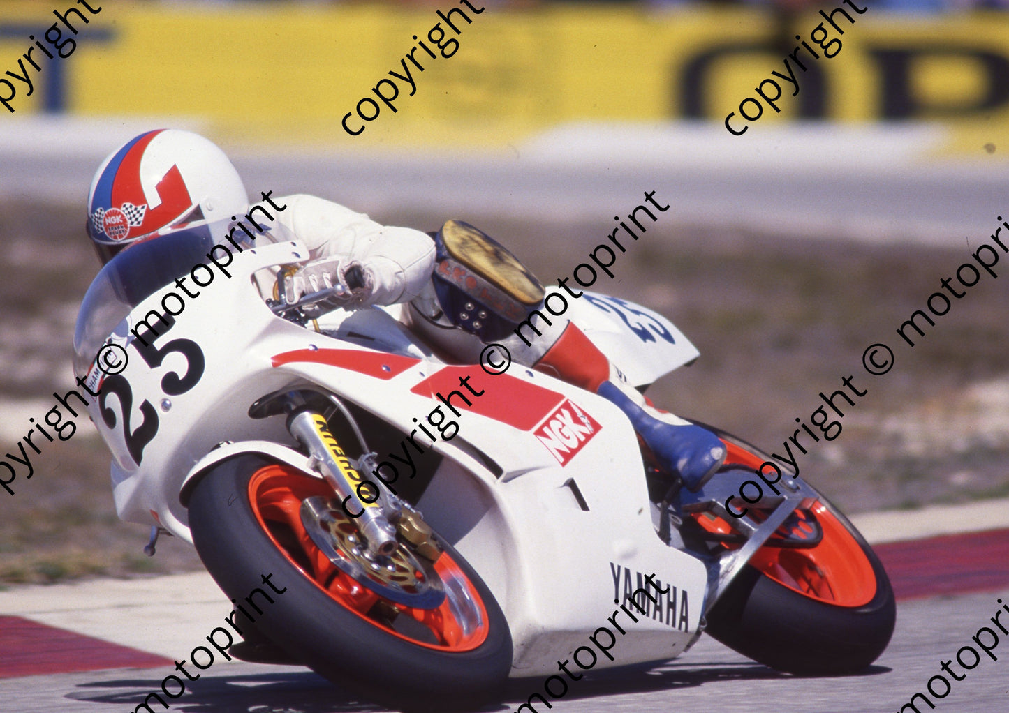 1988 Aldo MC 25 Dave Emond Yamaha TZ250U (Colin Watling Photographic) (6)