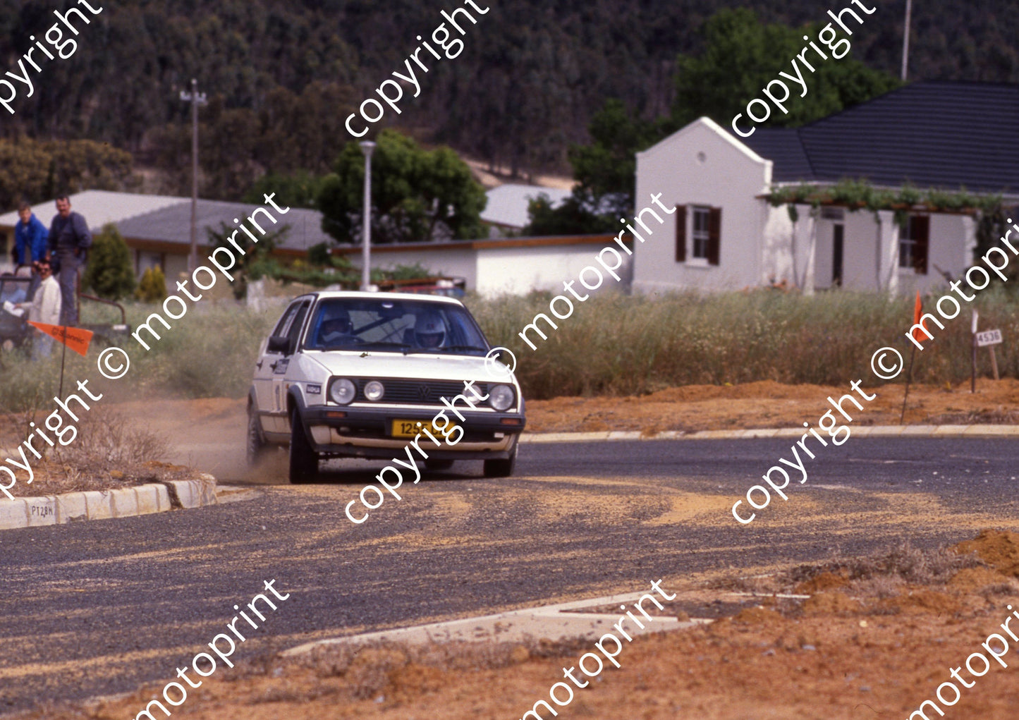 1988 Cape Oct Gp N 12 Dick Barshell, Debbie vd Feyst confirm Golf GTi (courtesy Roger Swan) (36)