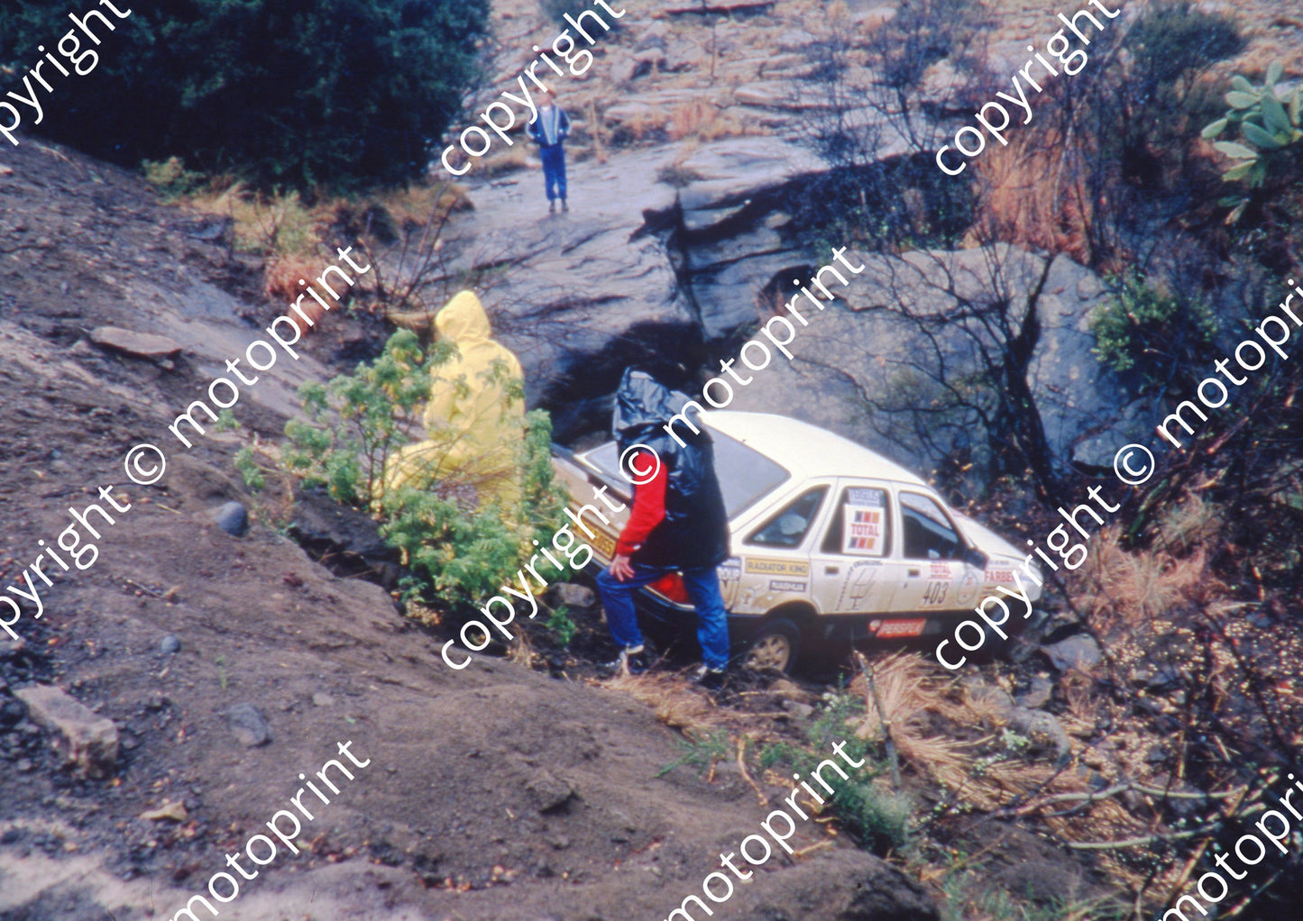 1988 Total 403 Vic Procter, Keith Botwood Sierra XR6 accident(courtesy Roger Swan) (8)