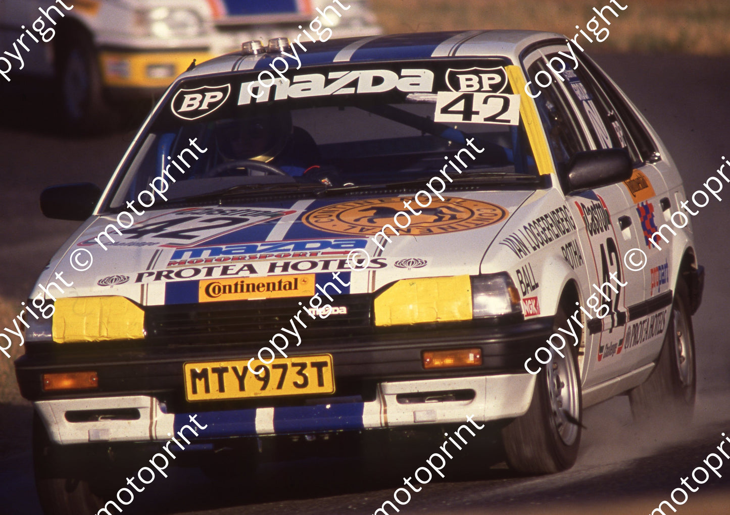 1989 KIllarney Castrol 6 Hr 42 T Ball, H Botha, J van Loggerenberg Mazda 323 (Watling Photography) (146)