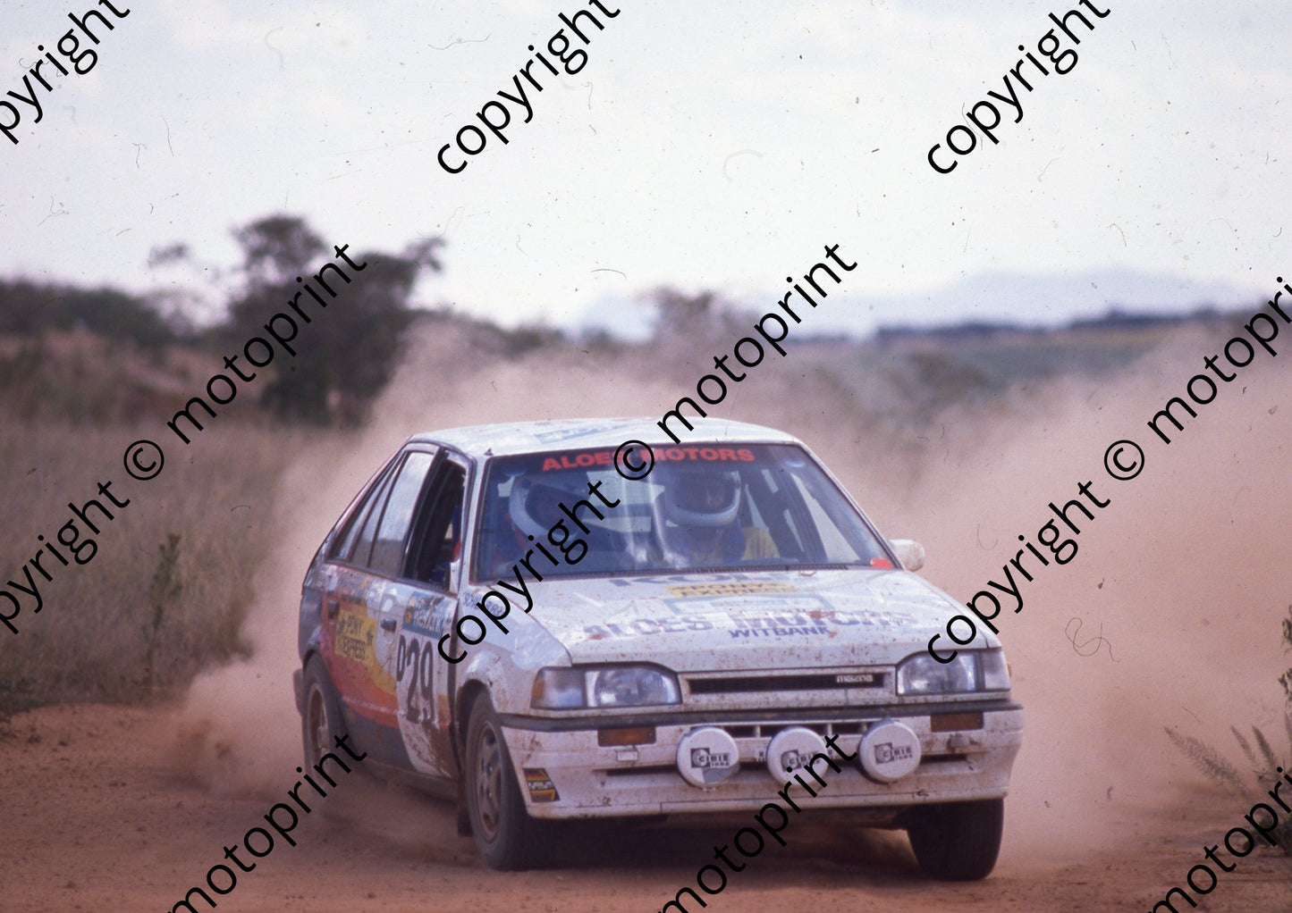 1989 WEsbank rally 29 Schalk Sue Burger Mazda NOTE DAMAGE RH SIDE (Colin Watling Photographic) (33) (1)