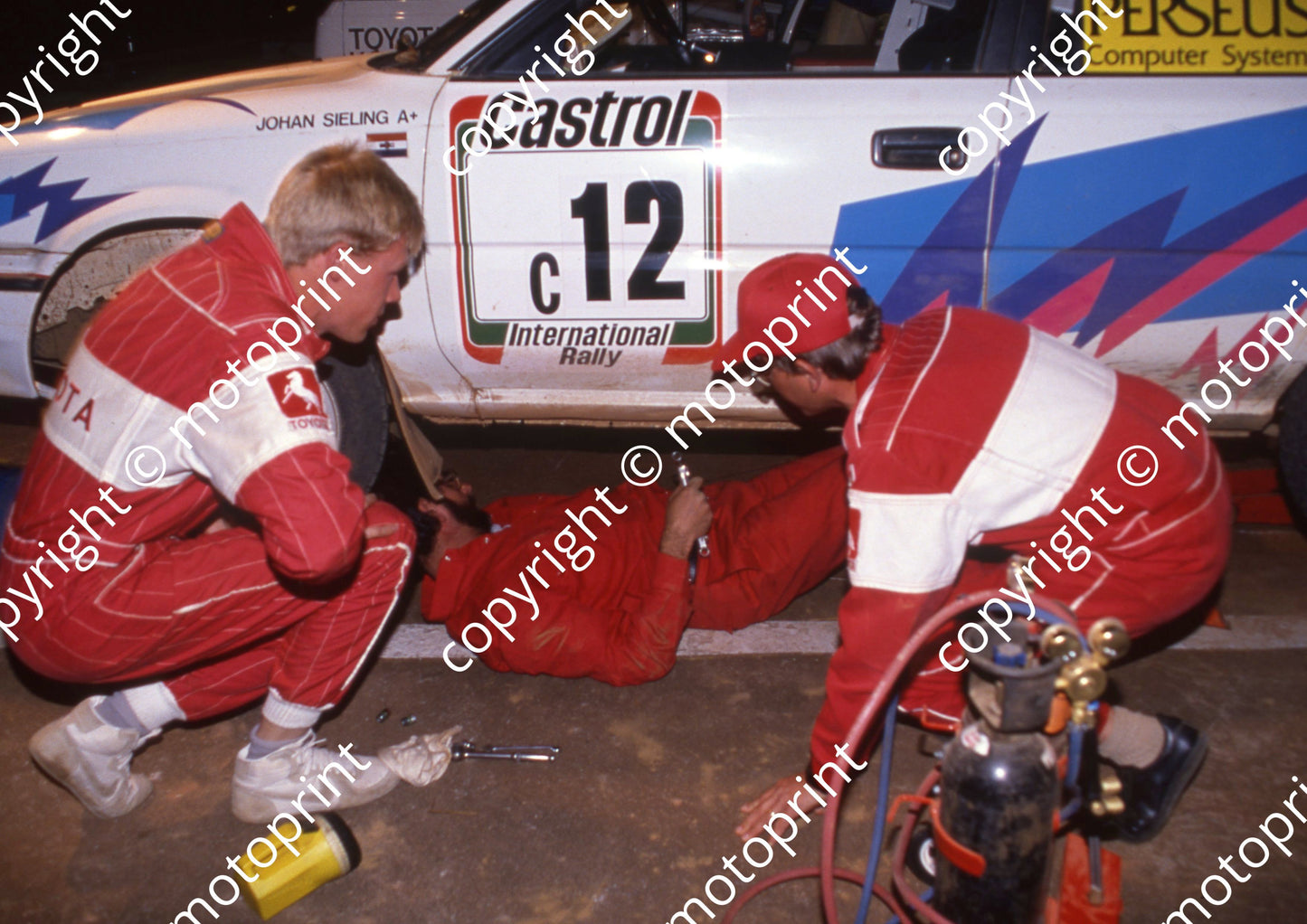 1990 Castrol Intnl 12 Enzo Kuhn, Johan Sieling Toyota (R Swan) (1)