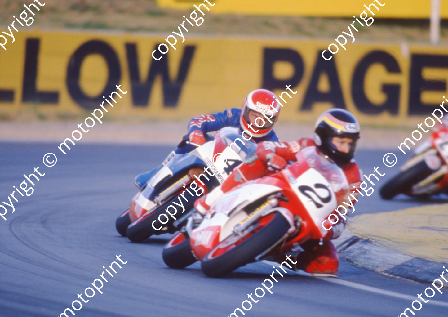1990 Kya 2 Wayne Doran; 4 Peter Labuschagne Yamaha TZs (Roger Swan)