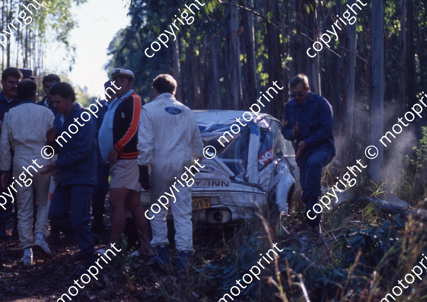 1991 NGK 7 Glyn Hall, Martin Botha Ford CRASH. (courtesy R Swan) (61)