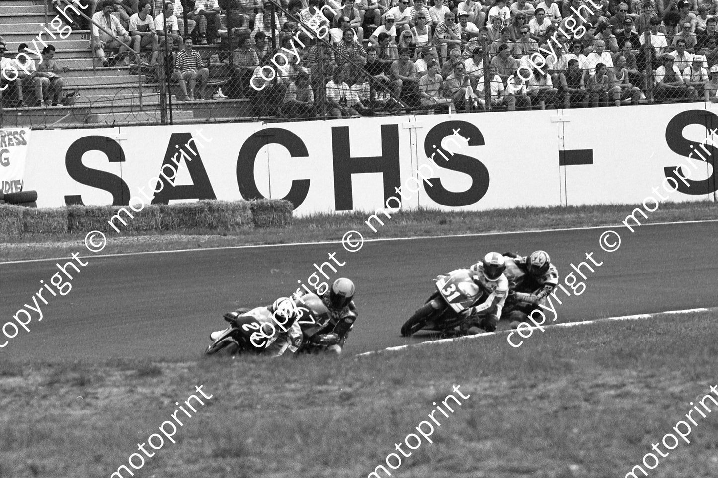 1992 Hockenheim German GP 125 24 Olivier Koch HOnda 67..... 31 Carlos Giro Aprilia (Colin Watling Photographic) (102)
