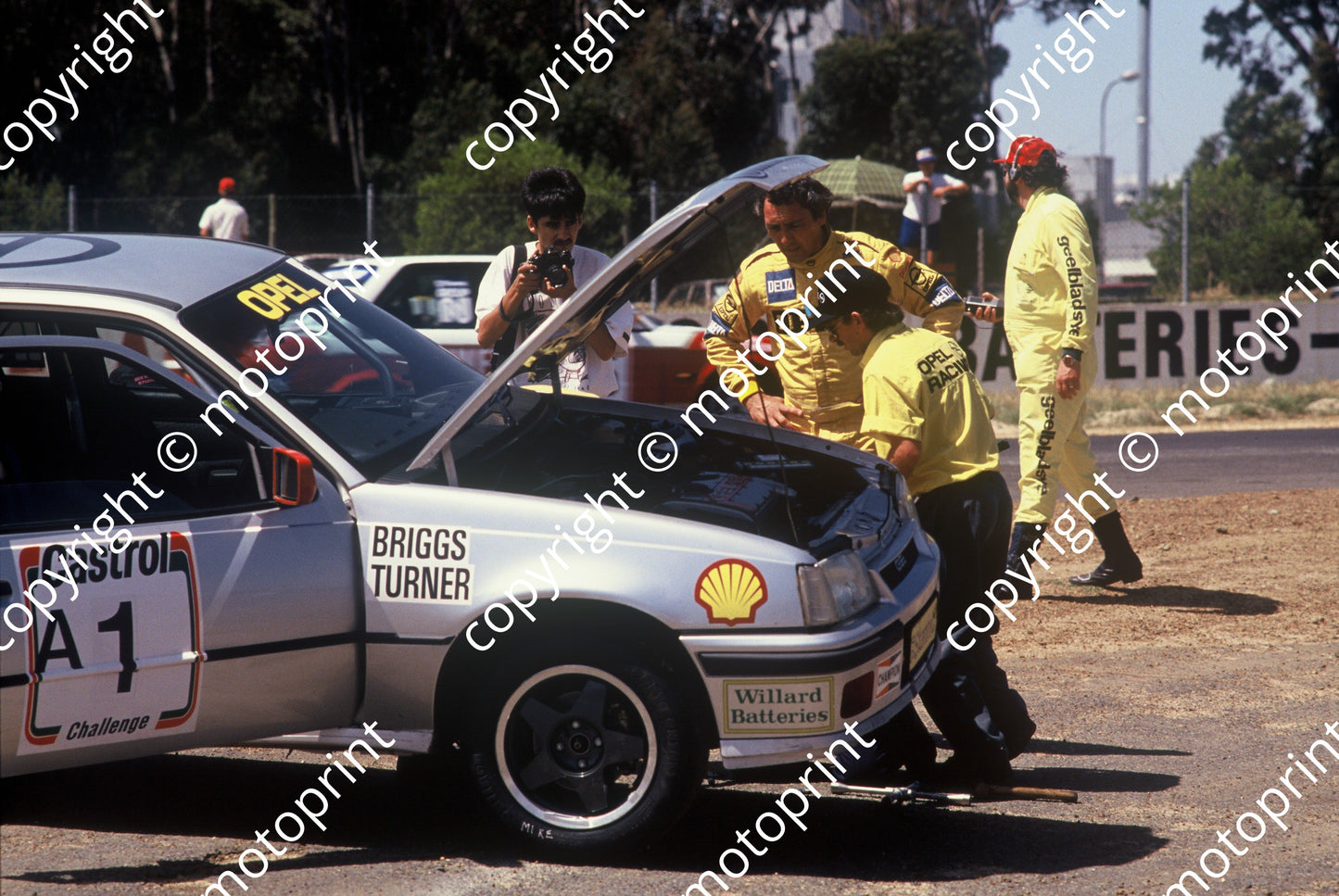 1992 Killarney 9 hr A1 on track repairs (Courtesy Roger Swan)2840 (21)