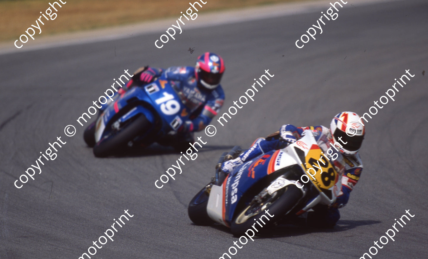 1992 Kya SA GP MC 500 28 Criville Honda NSR 19 McKenzie Yamaha (Watling Photo) (1)