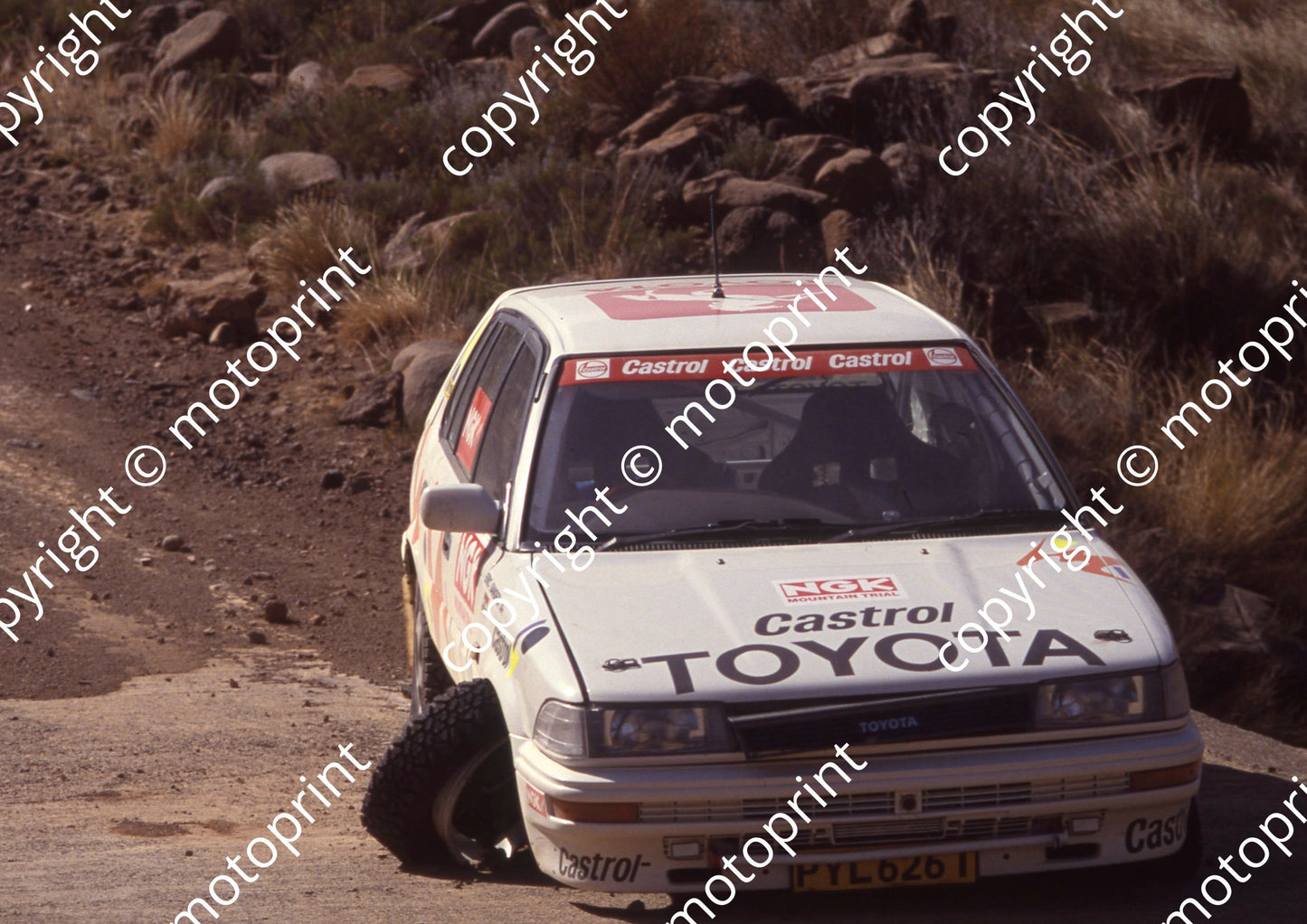 1992 NGK Mtn 10 abandoned Eric Sanders, Thilo van Westernhagen Toyota (courtesy R Swan) (39)