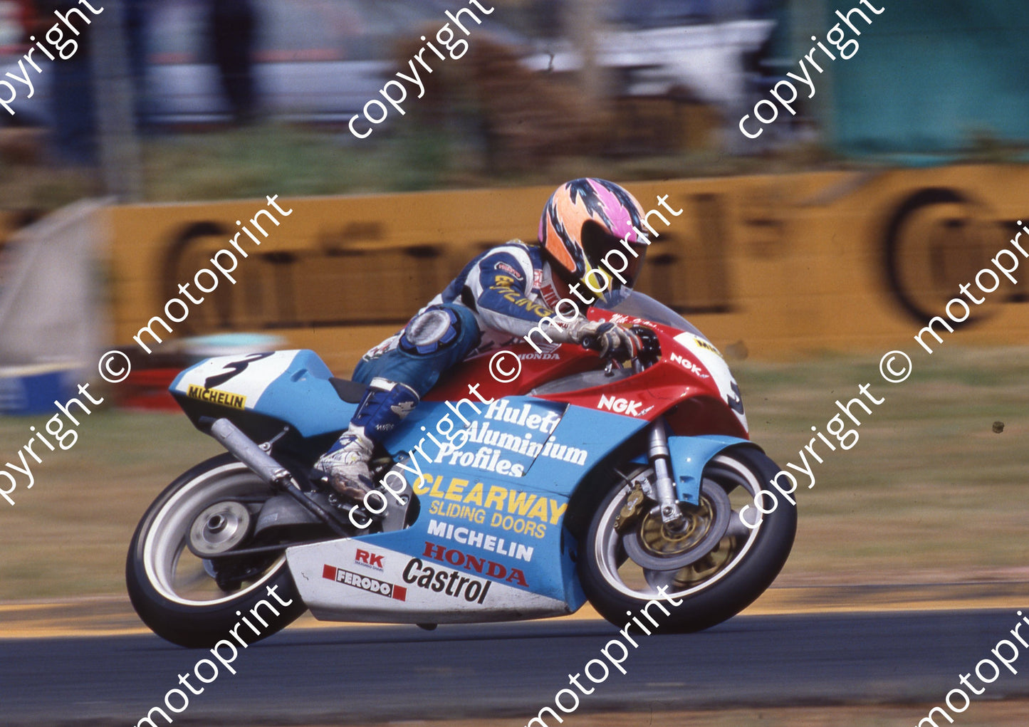 1993 Killarney MC 3 Mike H Wilson Honda RS250R (Watling Photogr) (1)