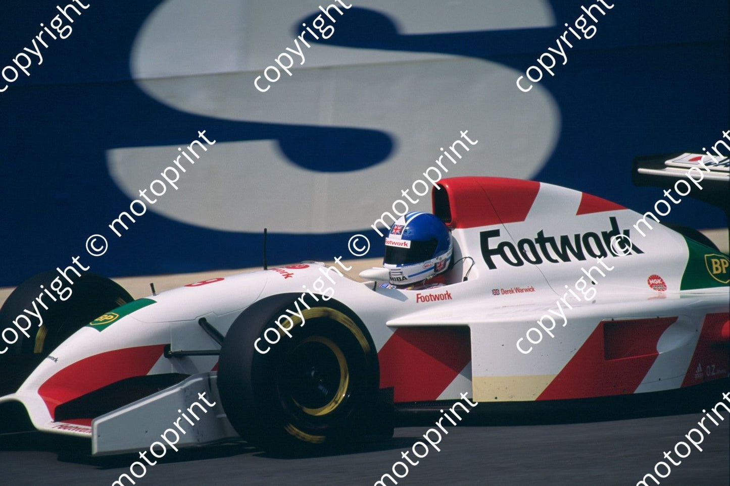 1993 SA GP 9 Derek Warwick Footwork FA13B (Mugen Honda)(courtesy Roger Swan) (36)
