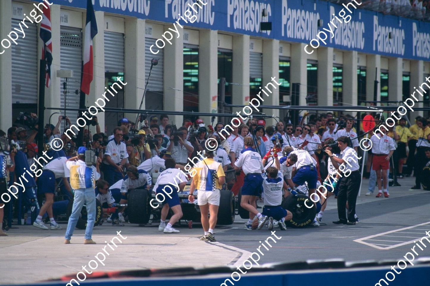1993 SA GP Williams wheel change (courtesy Roger Swan) (68)