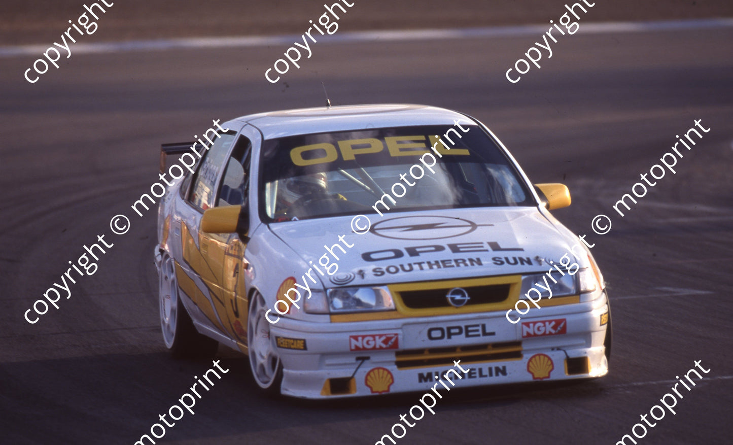 1995 Kya Fleetcare 3 Mike Briggs Vectra (Watling Photo) (10)
