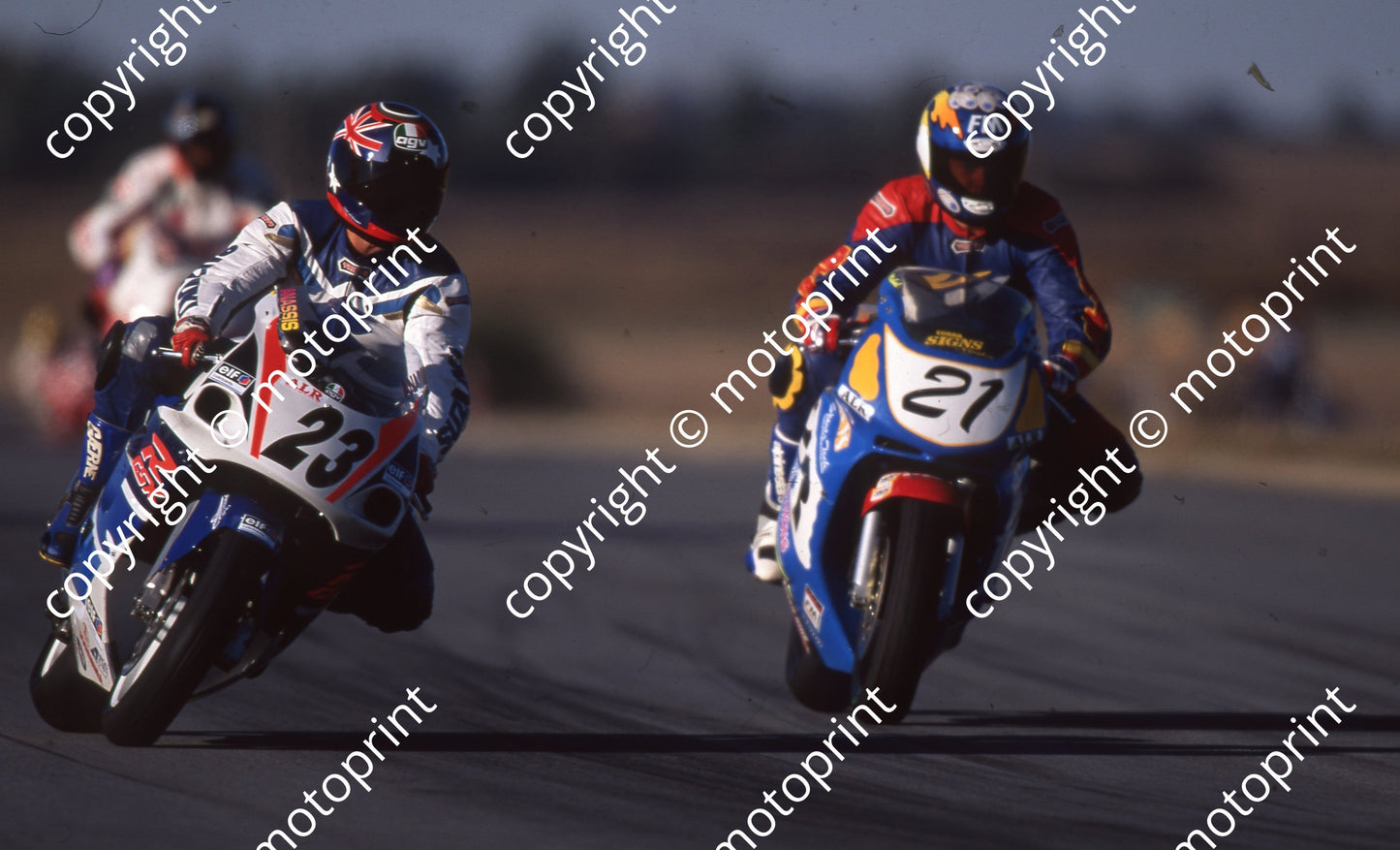 1997 Welkom MC 21 Michael Dickinson Honda CBR F3 23 Brad Anassis Suzuki GSXR (Watling Photo) (2)