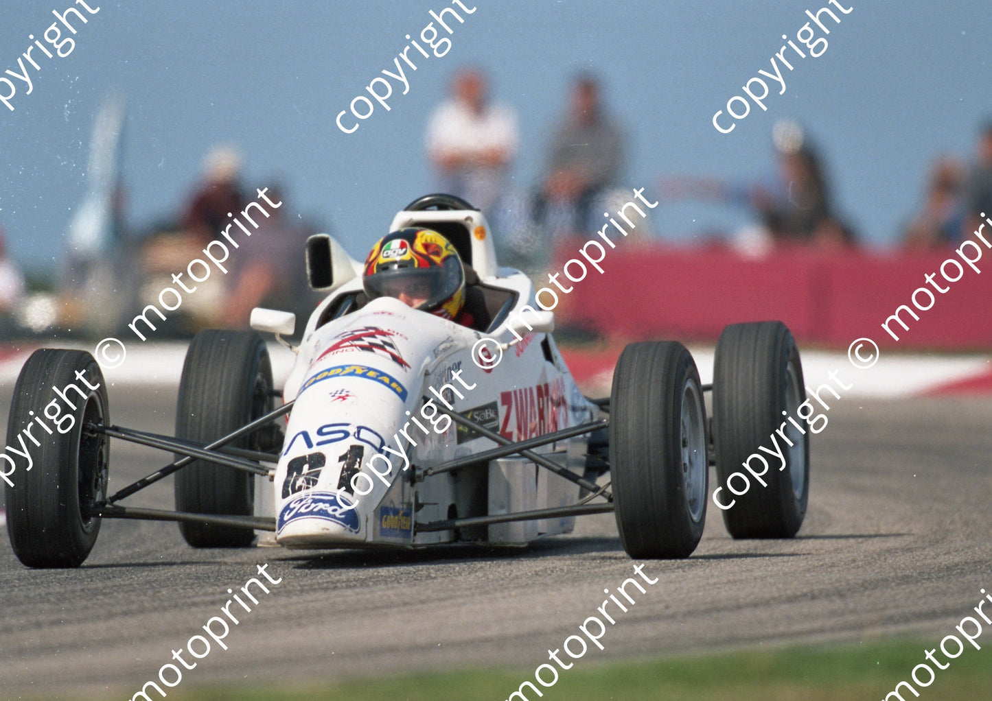 1998 Aldo March FF 61 Jonathan du Toit Migale 96 NOTE CRUMPLED NOSE (Colin Watling Photographic) (4)