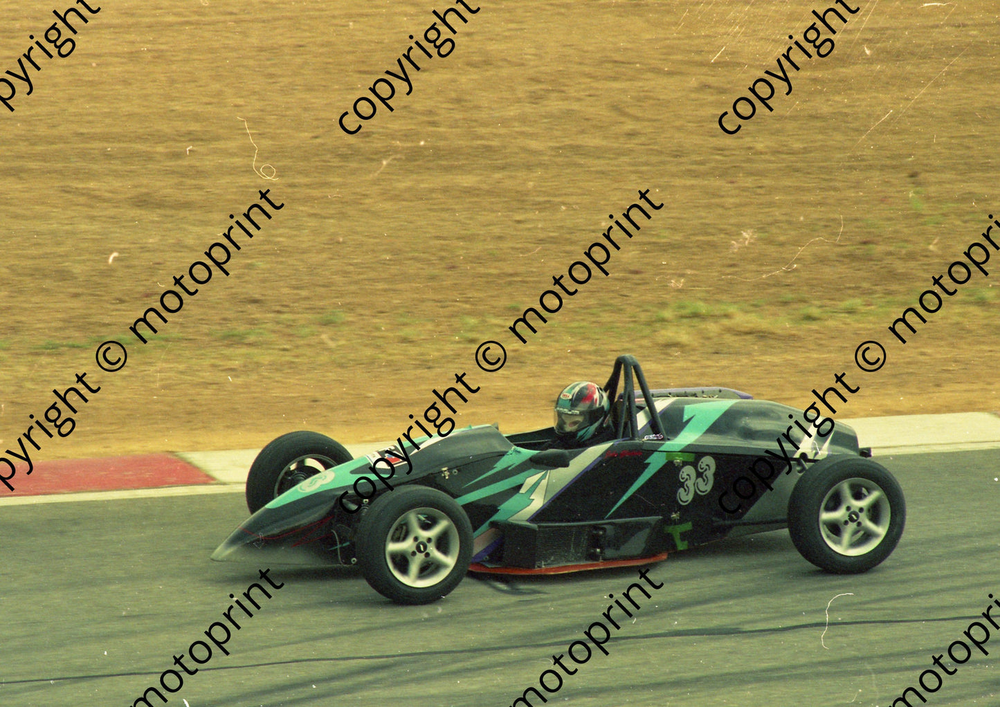 1999 Kya FV 33 John Gladwin Sting 94 (Watling Photo) (4)