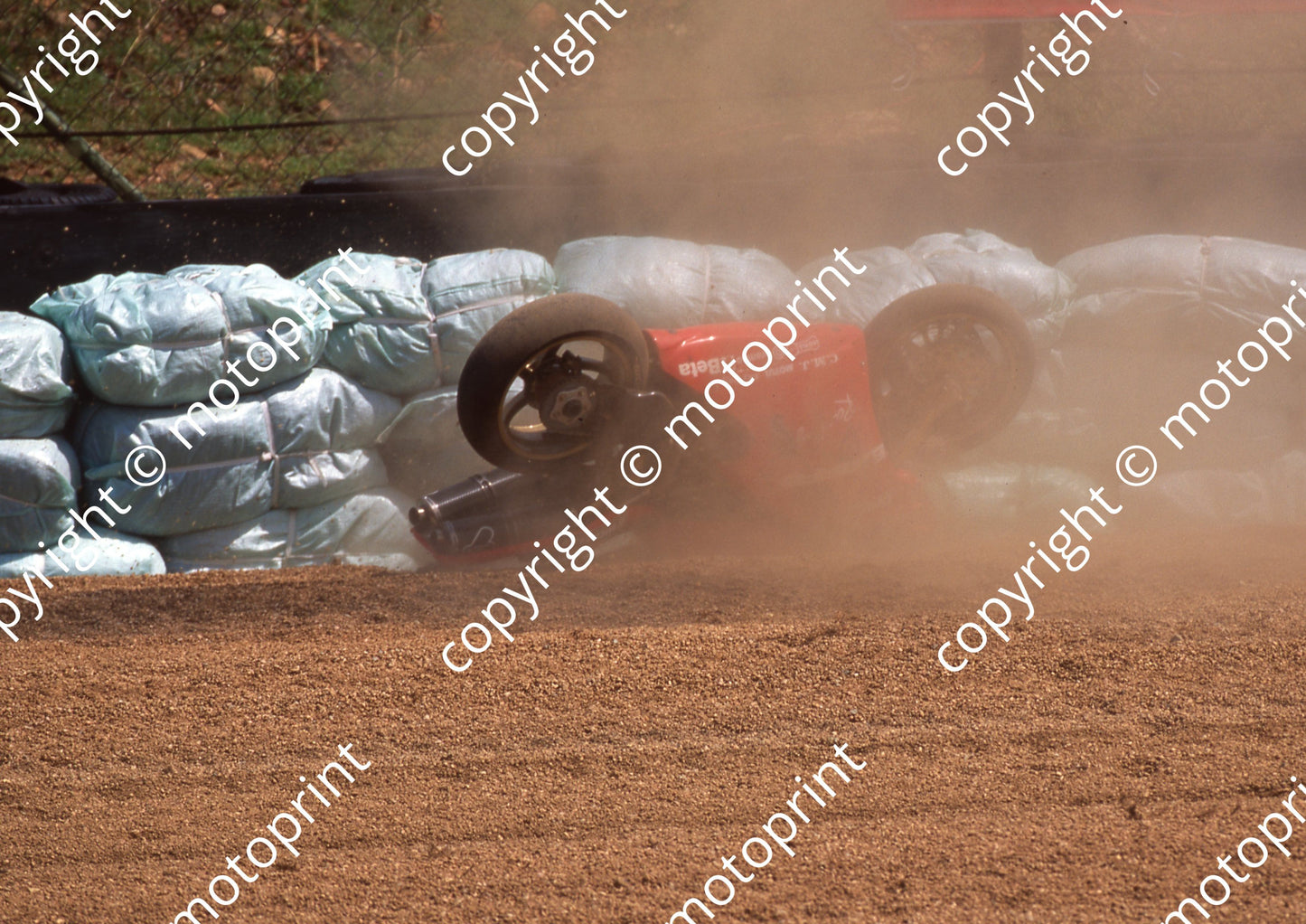 1999 Kya SBK 20 Doriano Romboni CRASH (Colin Watling Photographic) (1)