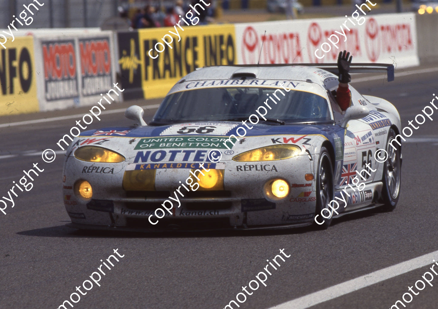 1999 Le Mans 56 Amorim, Hugenholz, Seller Viper GTS-R (Watling Photo)