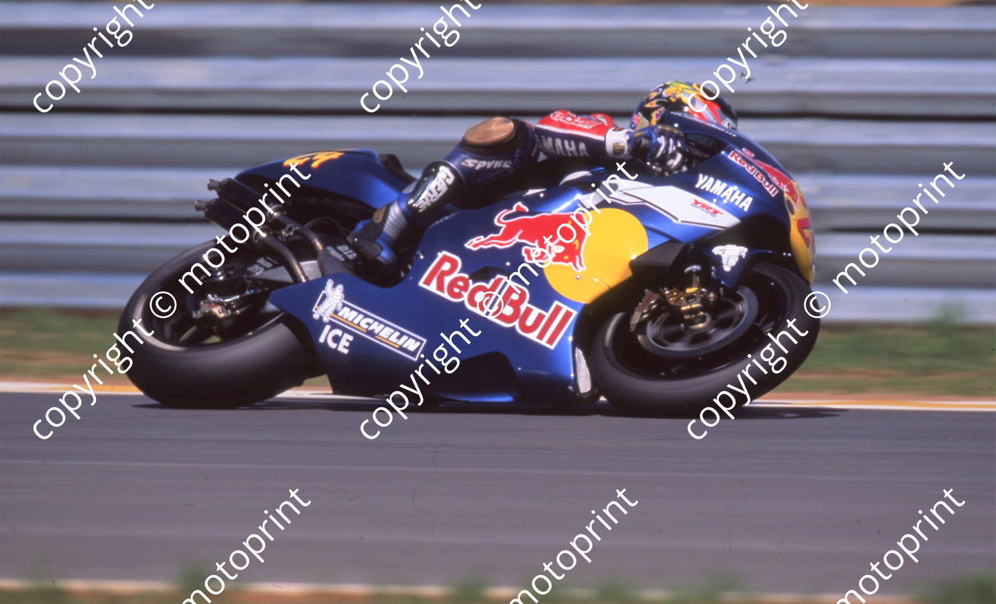 1999 Phakisa SA GP 500 24 Gary McCoy Yamaha (Colin Watling Photographic) (1)