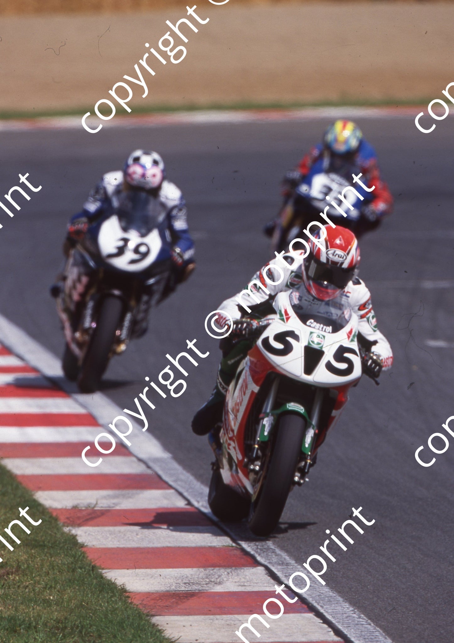 2000 Kya SBK 5 Simon Crafar Honda 39 Alex Gramigni Yamaha (Watling Photo)