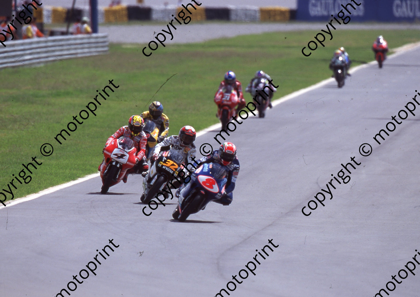2000 Phakisa SA GP 125 0 1st lap (Colin Watling Photographic) (6)