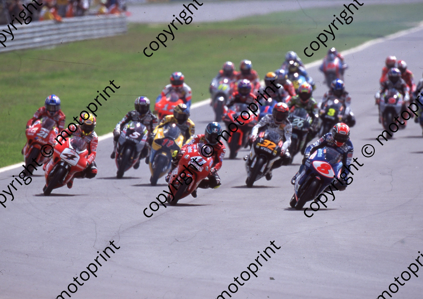 2000 Phakisa SA GP 125 0 1st lap (Colin Watling Photographic) (7)