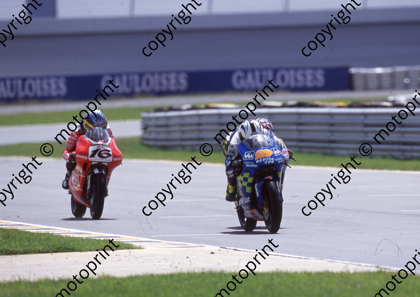 2000 Phakisa SA GP 125 29 Angel Nieto jnr Honda 16 Simone Sanna Aprilia (Colin Watling Photographic) (29)
