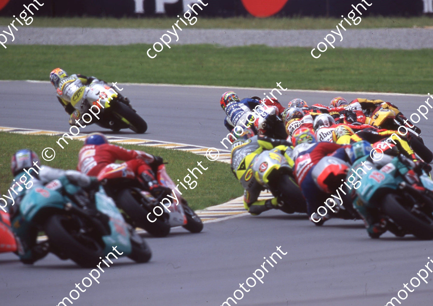 2000 Phakisa SA GP 250 0 56 Nakano Yamaha 74 Kato Honda, centre Jacque, rear Petronas 8 Matsudo, 18 Yuzy(Watling Photo) (2)