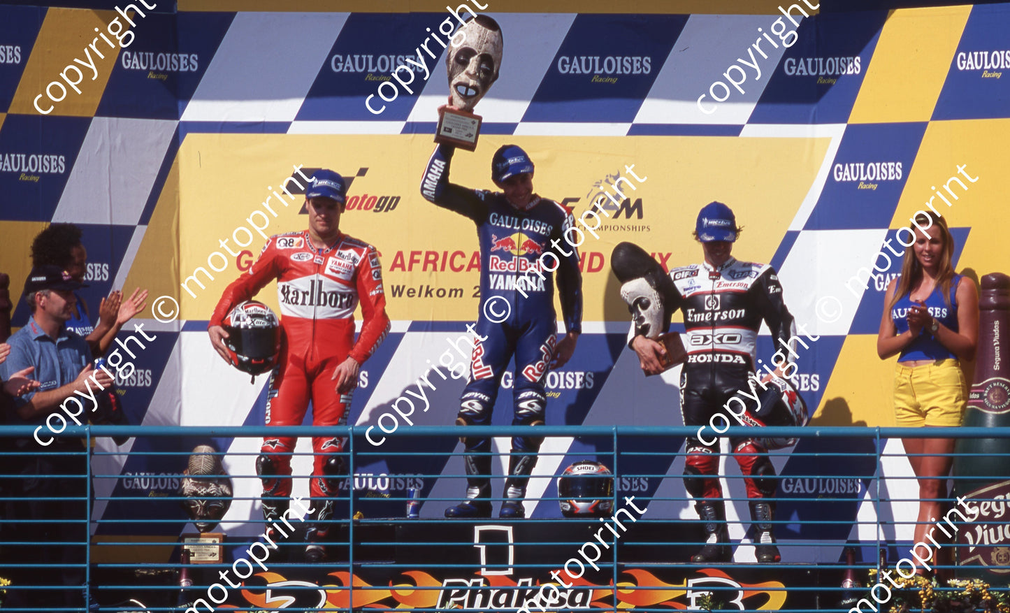 2000 Phakisa SA GP 500 podium Gary McCoy centre, Carlos Checa left, Loris Capirossi right (Colin Watling Photographic) (92)