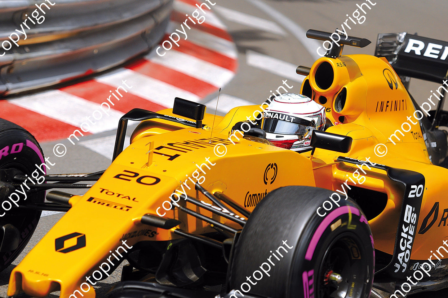 2016 20 Kevin Magnusson Renault (courtesy Paolo D'Alessio) (10)