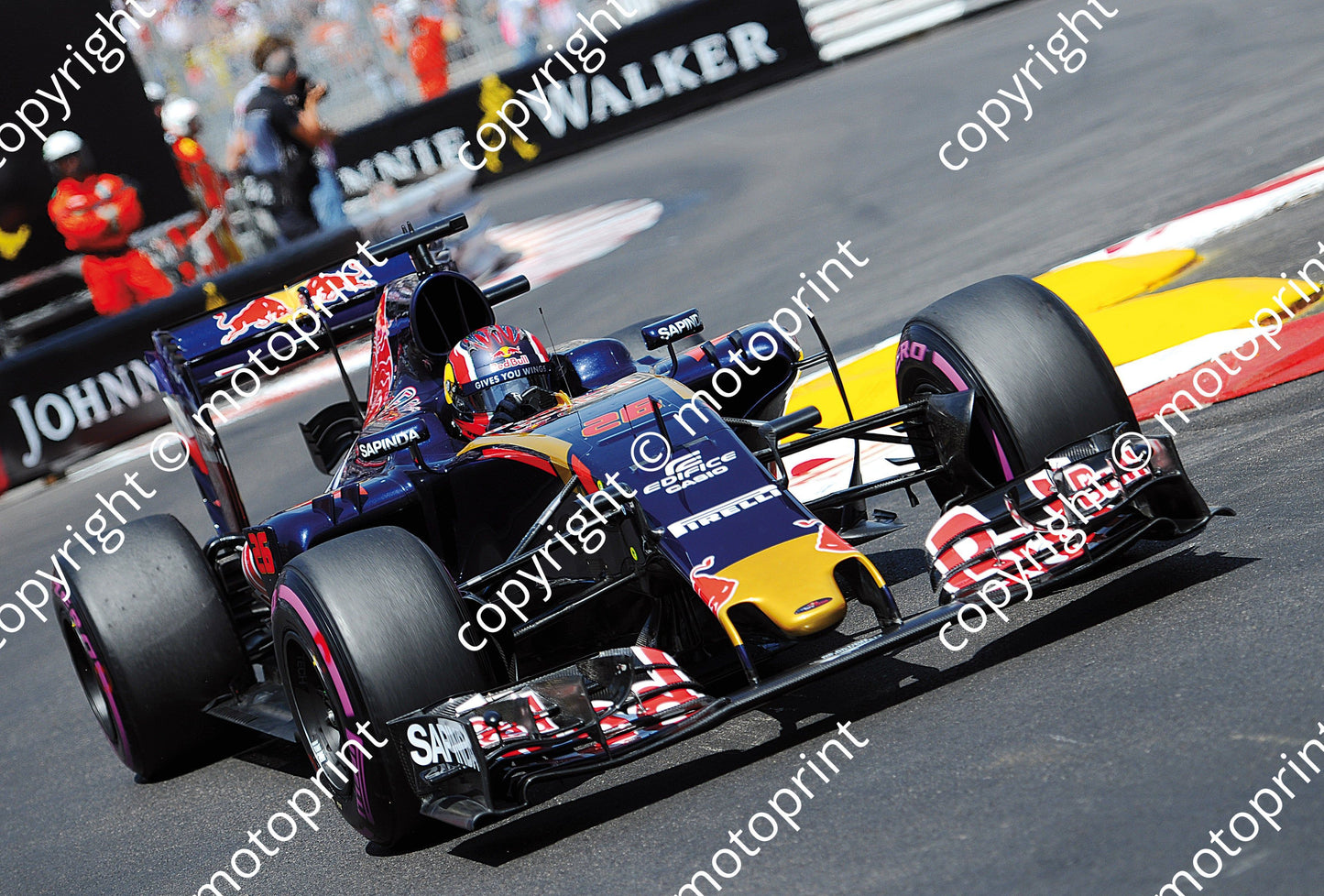 2016 26 Danill Kvyat Toro Rosso STR11(courtesy Paolo D'Alessio) (21)