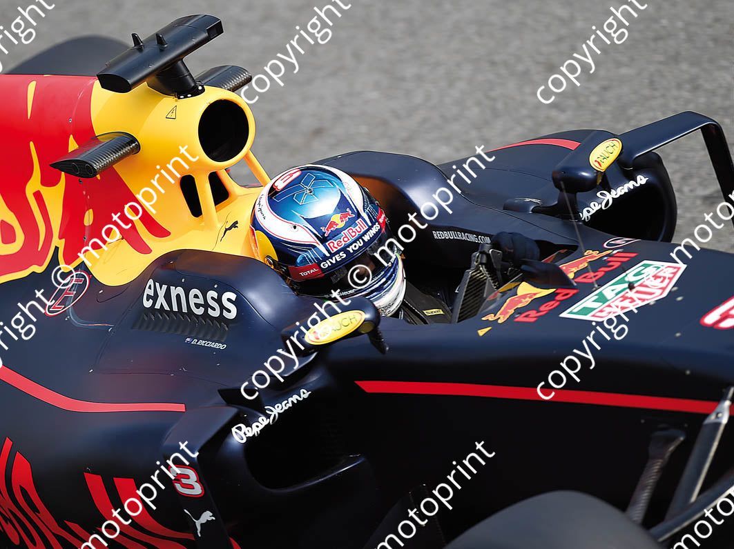 2016 3 Daniel Ricciardo Red Bull RB12 Italian GP (courtesy Paolo D'Alessio) (15)