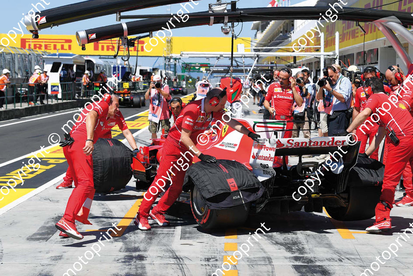 2017 GP Hungary 7 Kimi Raikkonen Ferrari SF07H (Courtesy Paolo D'Alessio) 1 (120)